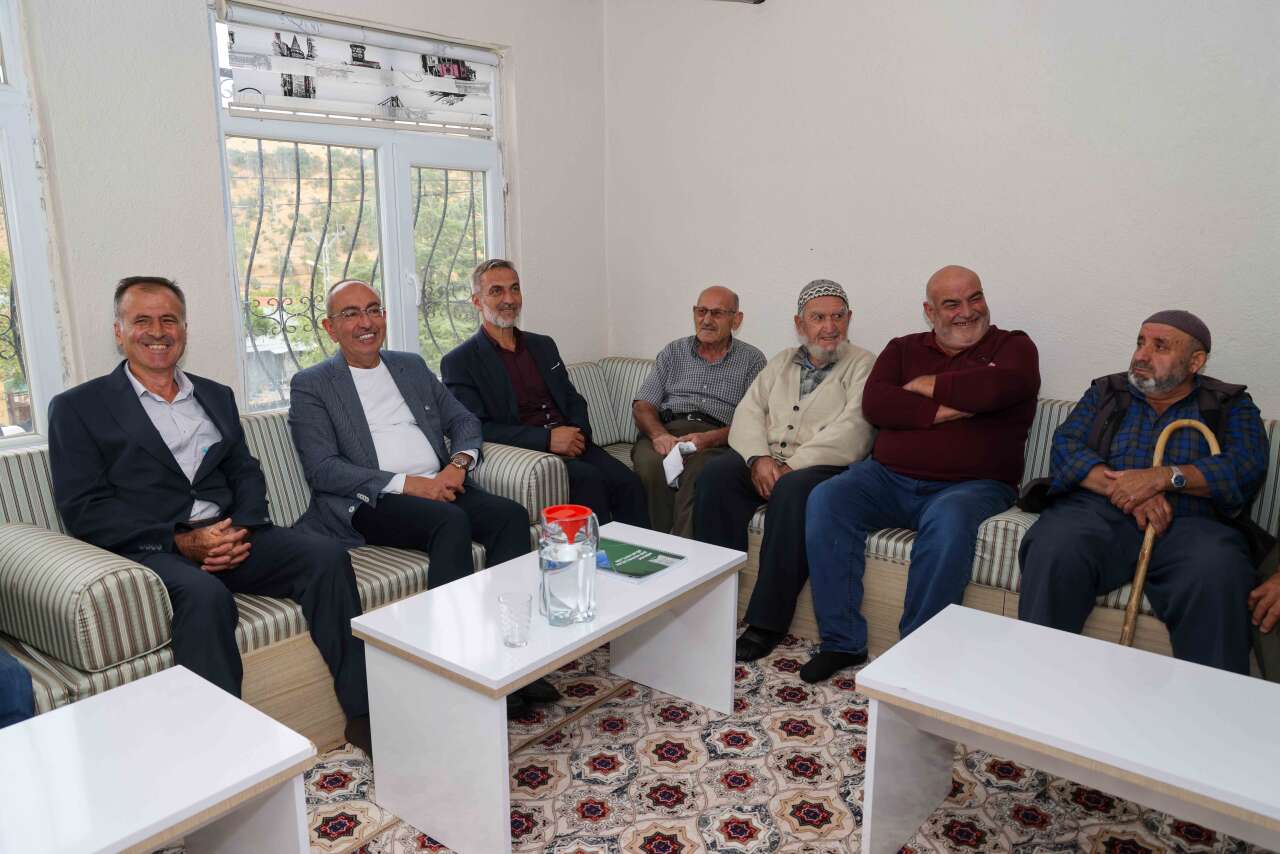 Konya’da Başkan Kavuş sahaya indi! 6 mahallede vatandaşları dinledi 3
